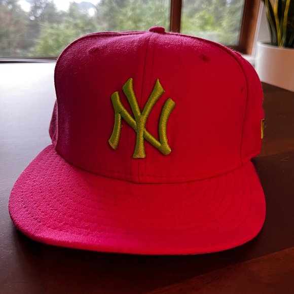 New Era 2007 PINK Fitted Yankess Hat size 7.5 - Picture 1 of 5